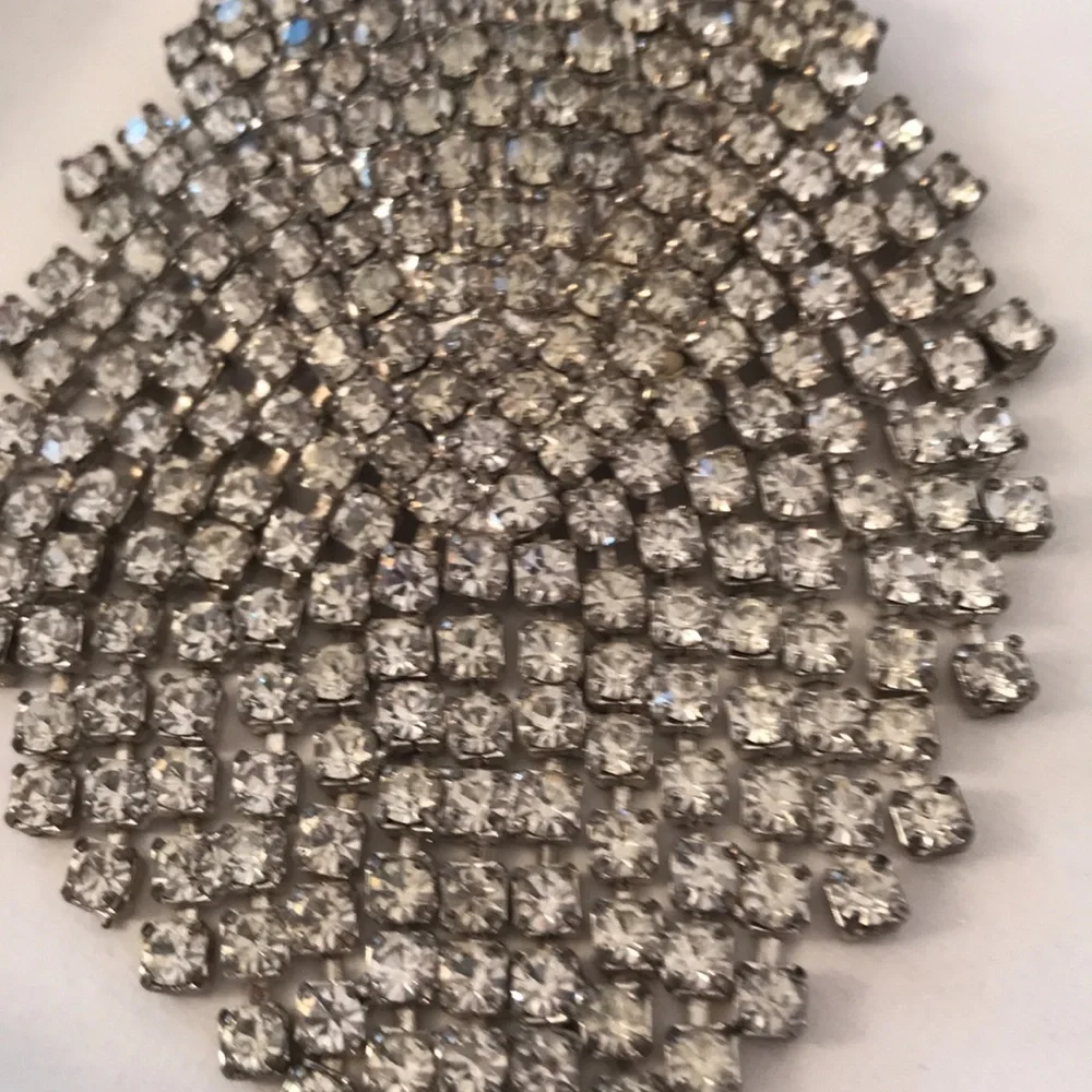 Ladies vintage Silver tone rhinestone broach pin - Picture 10 of 12